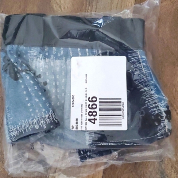 NWT FREE PEOPLE Curtain Call Denim Skirt Beltwaist goes up to 29: - Picture 4 of 4